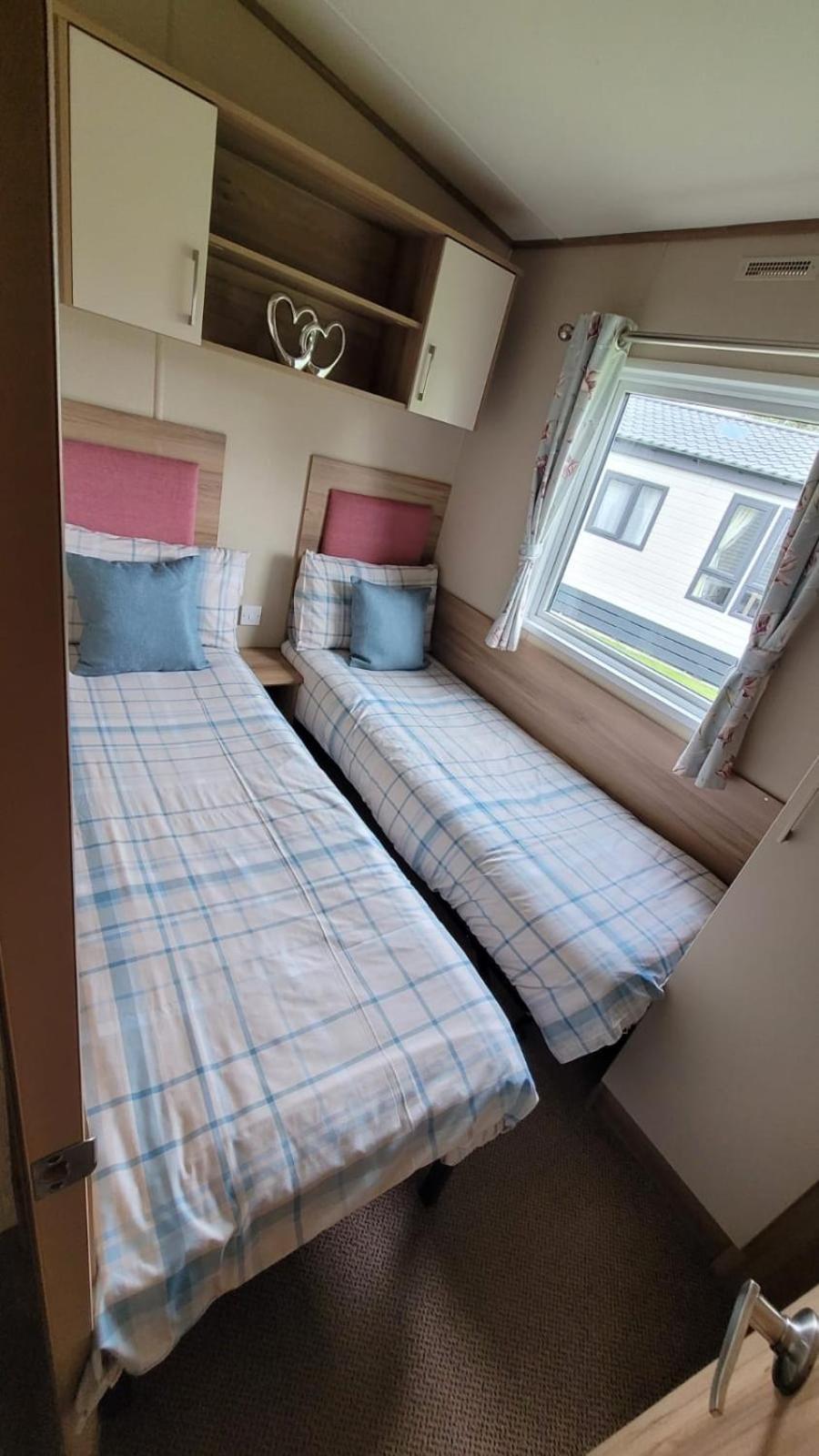 Tattershall Lakes Kingfisher Caravan 8 Berth With Hot Tub & Wifi מראה חיצוני תמונה